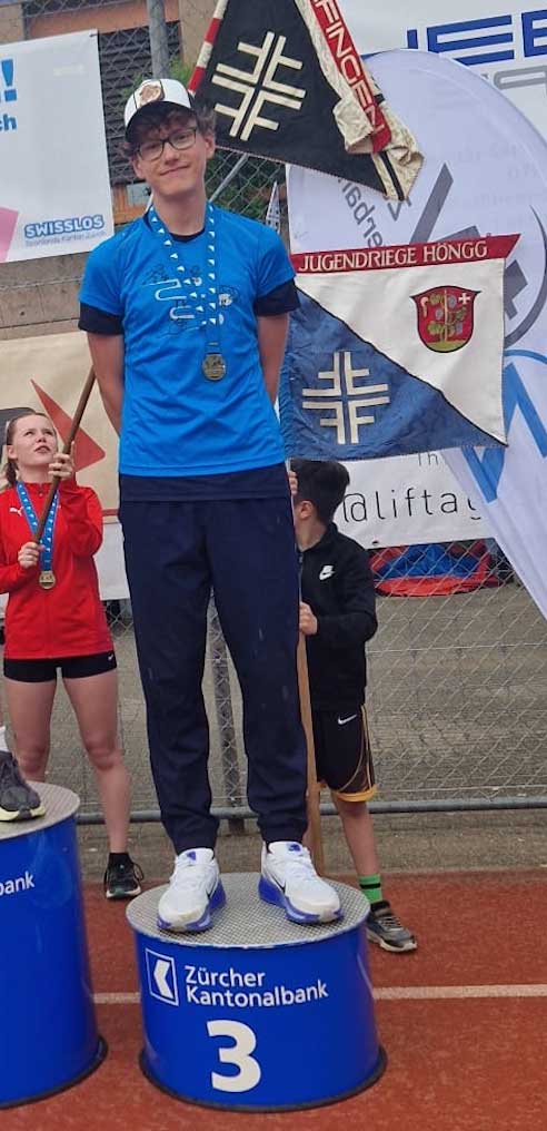Turnverein Höngg am Jugendsporttag 2026 3 Rang Richard Hojbjan Podest